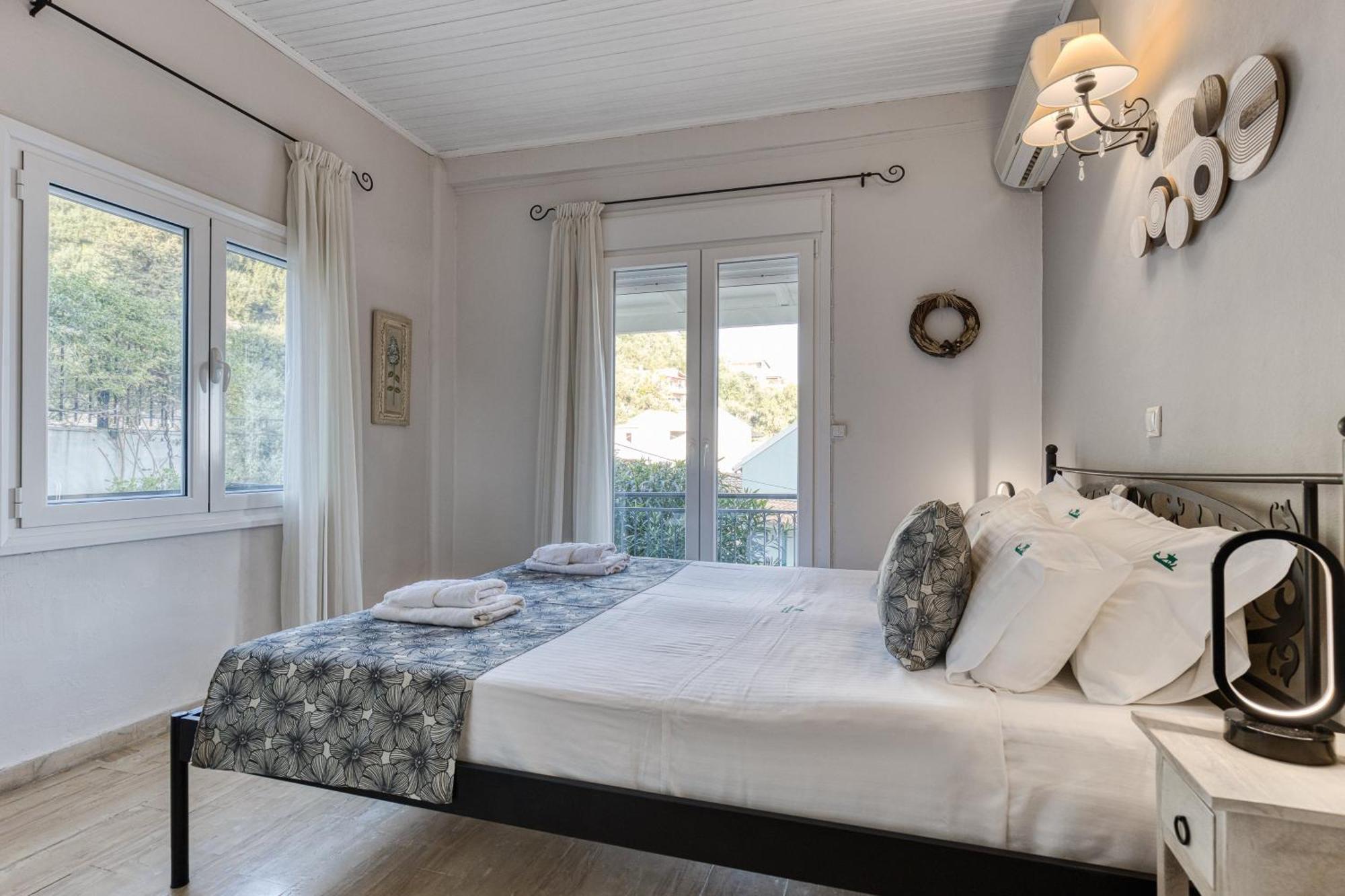 Villa Angeliki By Tsiolis Family Katavolos Exterior photo